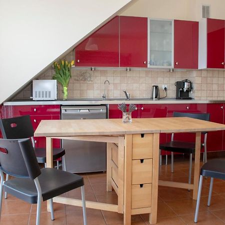 Апартаменты Apartament Z Balkonem I Parkingiem Реваль Экстерьер фото