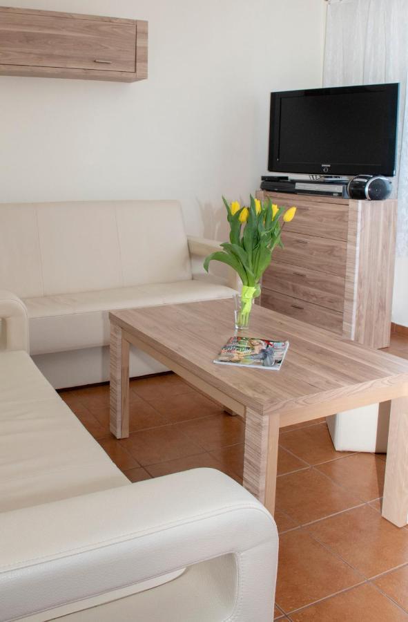 Апартаменты Apartament Z Balkonem I Parkingiem Реваль Экстерьер фото